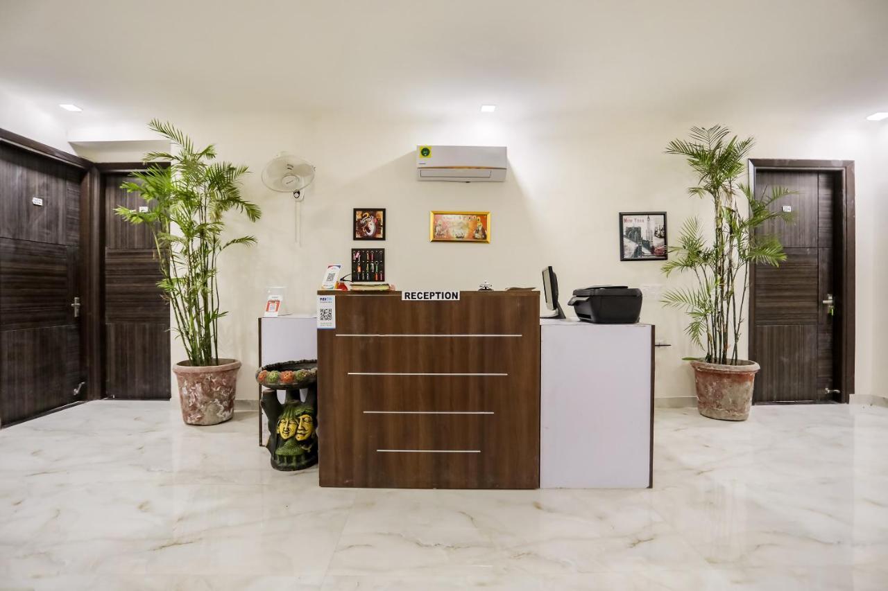 Oyo 65118 Hotel Vatika คูร์เคาน์ ภายนอก รูปภาพ